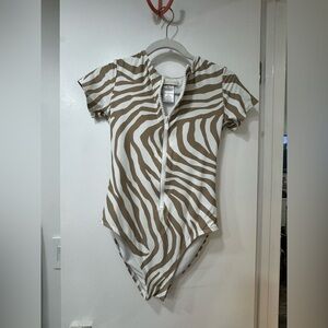 Michael Kors One Piece Short Sleeve Zebra Print White Zipper - Size 10